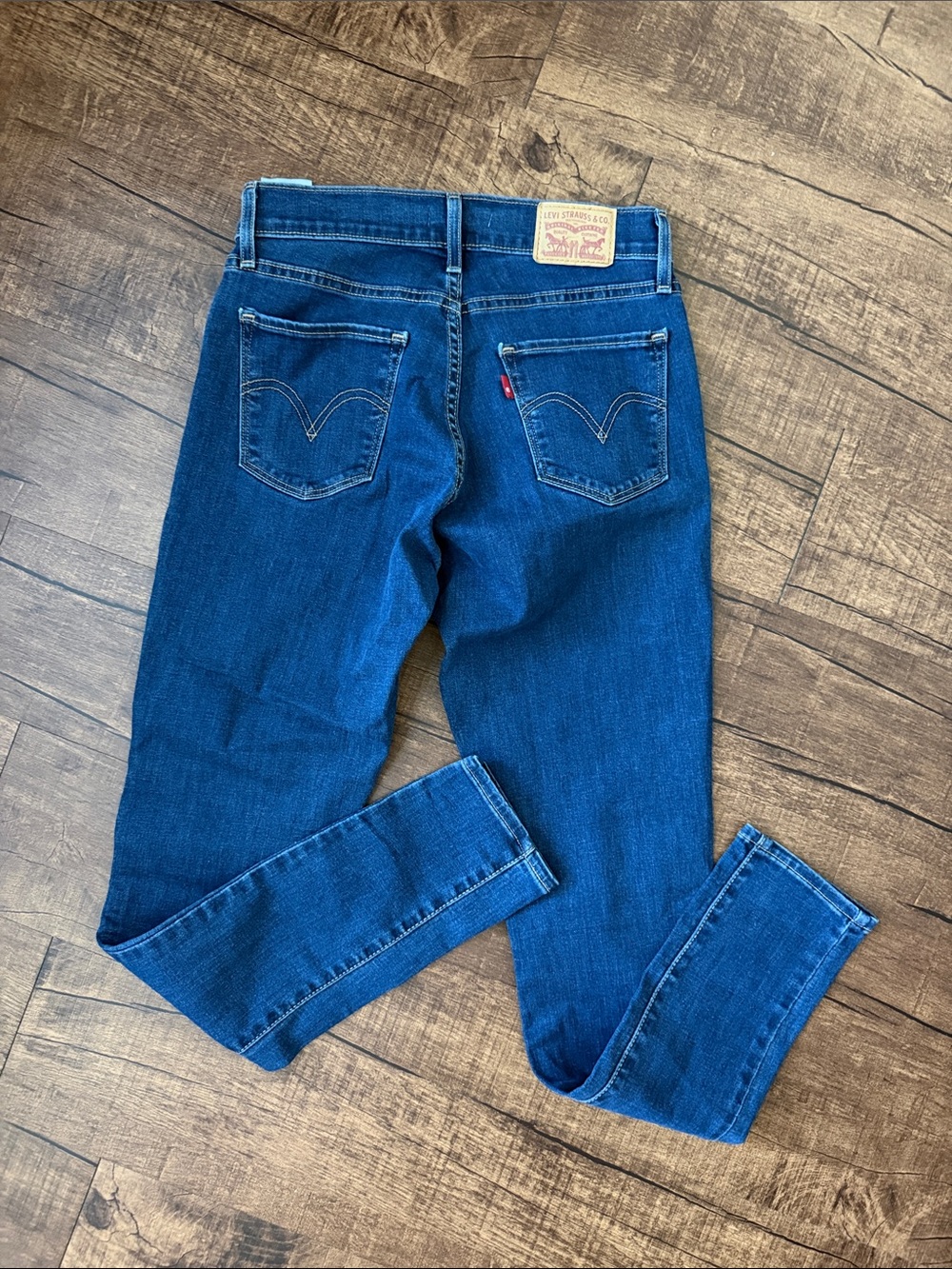 Levi’s curvy skinny jeans